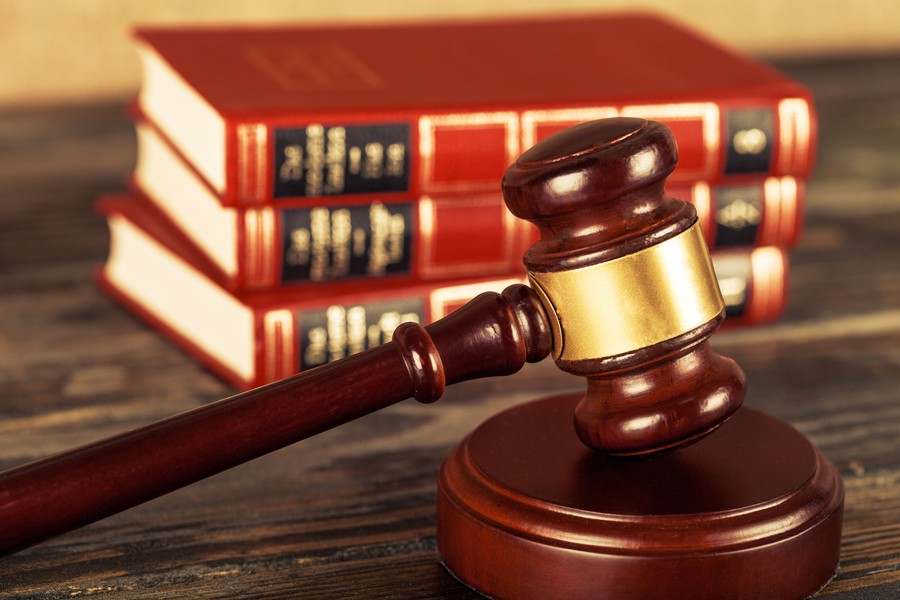 深圳交通事故律師探討駕駛員受到嚴(yán)重威脅或襲擊對刑事責(zé)任的特殊考量
