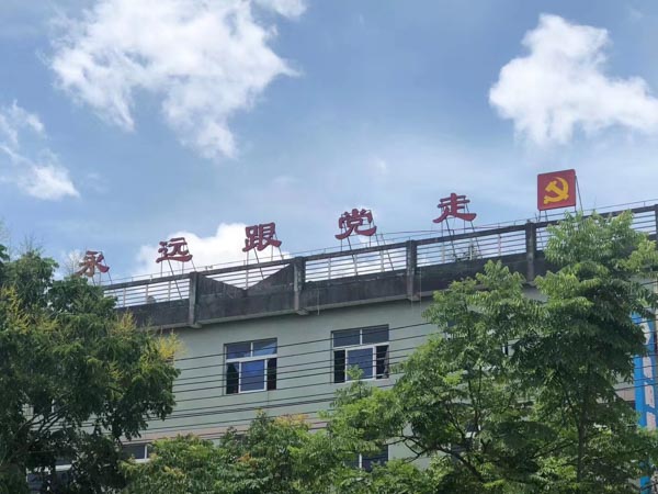夫妻離婚，哺乳期子女跟誰生活怎么定？深圳市婚姻律師網總結解析